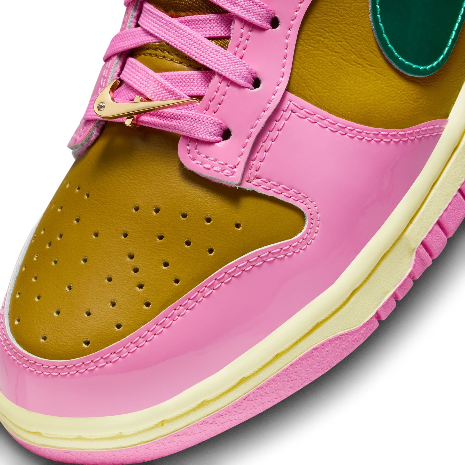 WMNS Nike Dunk Low x Parris Goebel "Playful Pink"