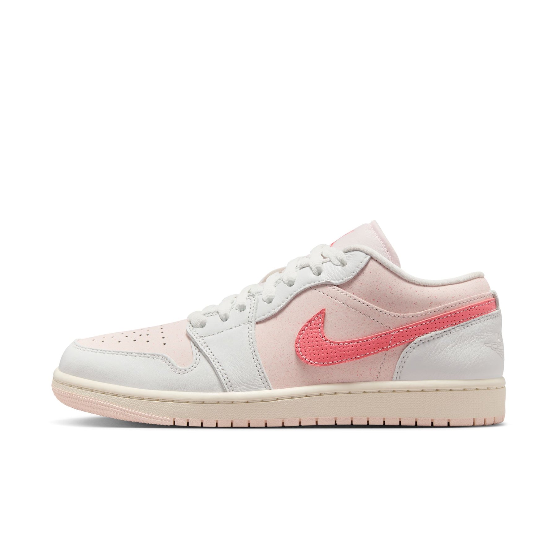 WMNS Air Jordan 1 Low SE "Strawberry Milkshake"