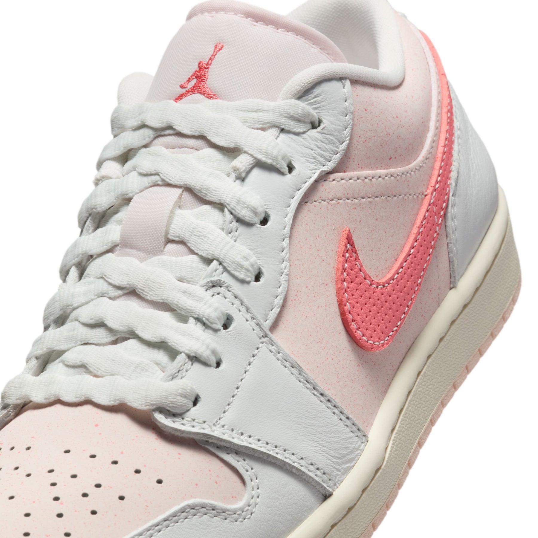 WMNS Air Jordan 1 Low SE "Strawberry Milkshake"