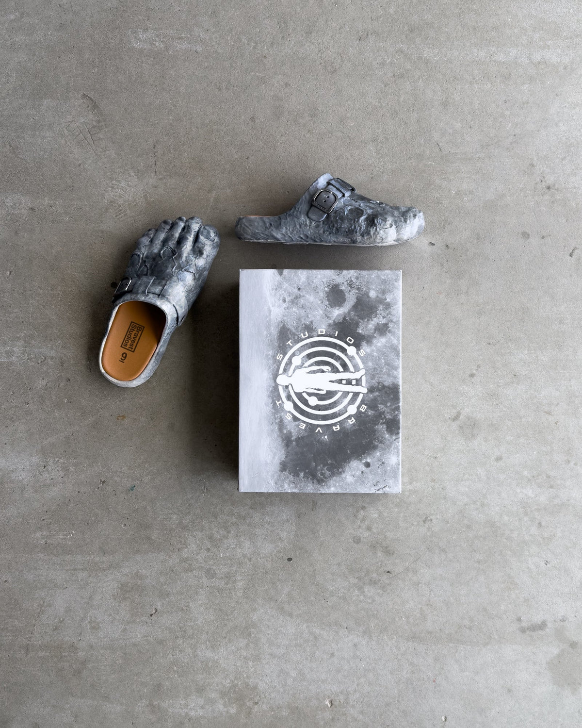 Bravest Studios x KIDCUDI Moon Clog Mule "Grey" - Men