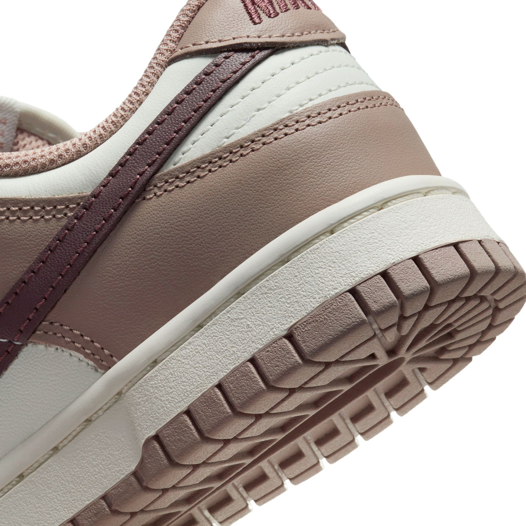 WMNS Nike Dunk Low "Diffused Taupe"