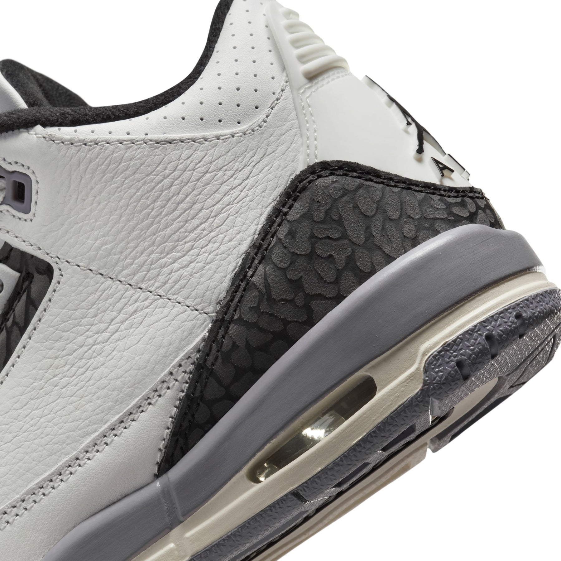 Air Jordan 3 Retro "Cement Grey" Grade School - Kids