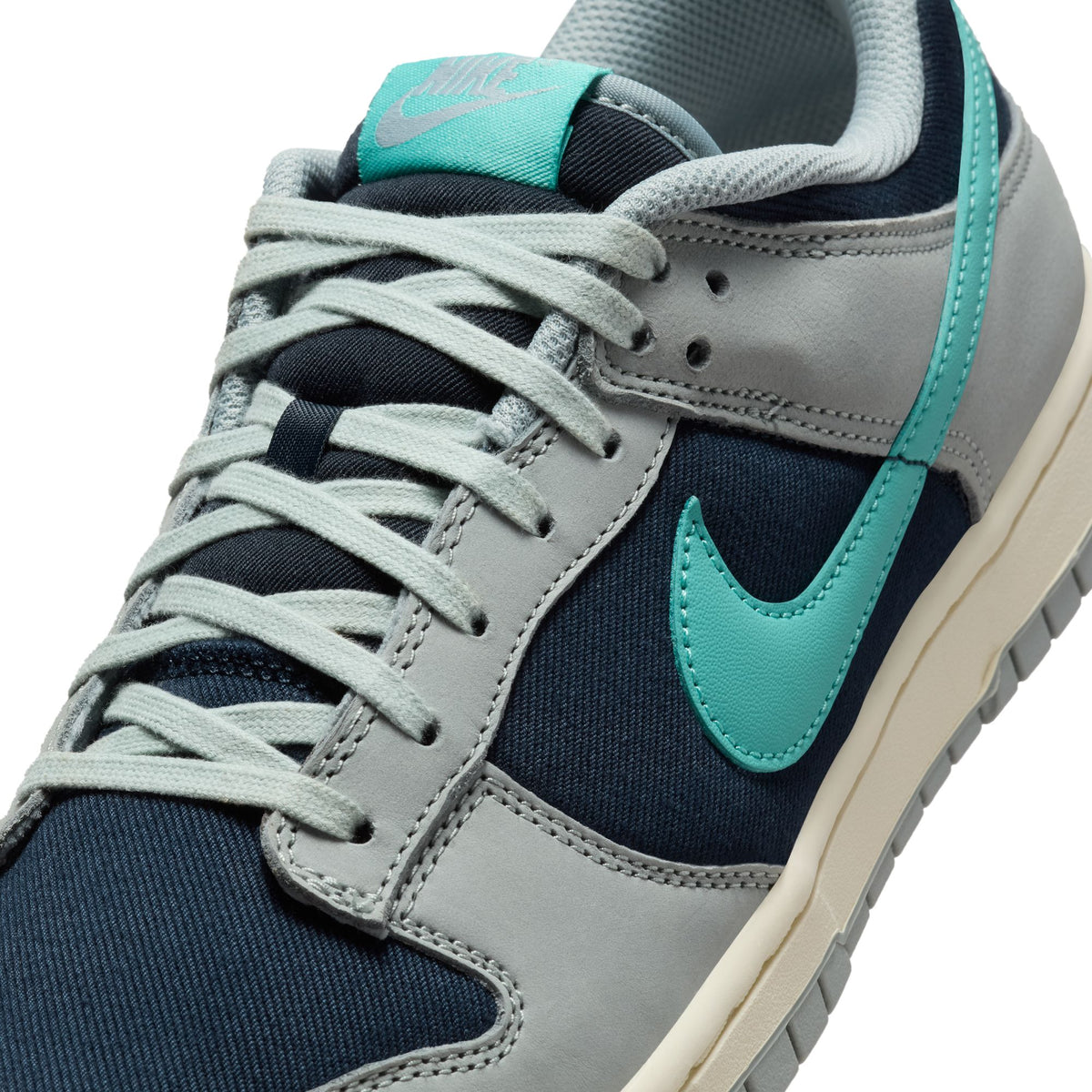 Nike Dunk Low Retro PRM "Green Frost" - Men