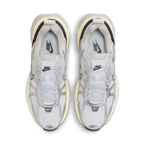 WMNS Nike V2K Run "Metallic Silver"