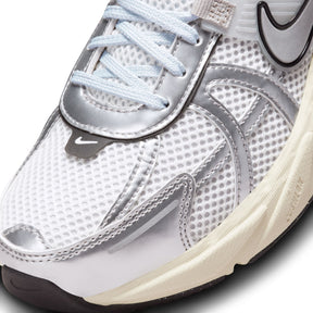 WMNS Nike V2K Run "Metallic Silver"