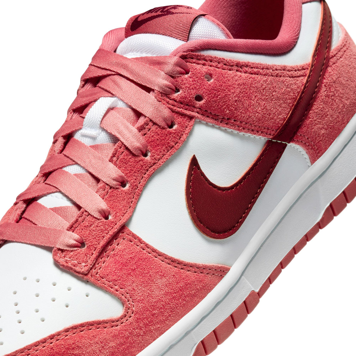 WMNS Nike Dunk Low "Valentine's Day"