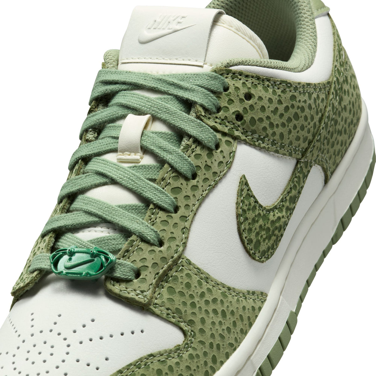 WMNS Nike Dunk Low Premium "Safari Oil Green"