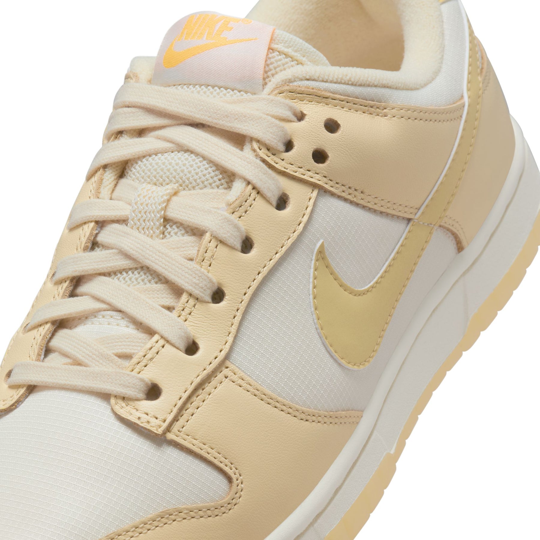 WMNS Nike Dunk Low "Team Gold"