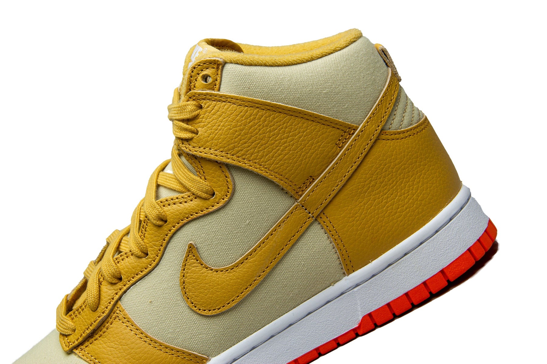 Nike Dunk High Retro PRM "Gold Canvas" - Men